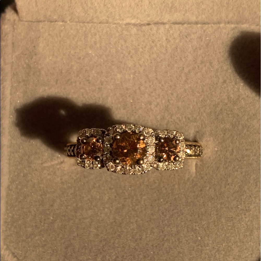 Gorgeous 1 ctw chocolate and white diamond ring
